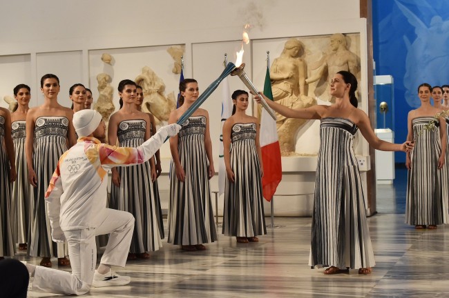 Milano Cortinan talviolympialaisten 2026 soihtu on sytytetty