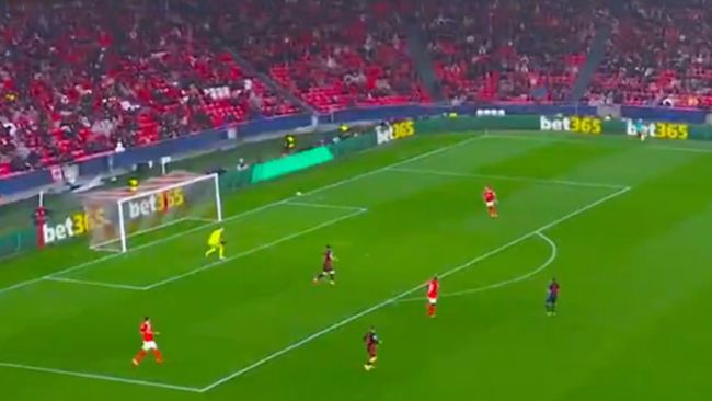 Barcelonan hullulla 5-4-voitolla oli ehkä kaikkien aikojen absurdein maali Mestarien liigassa