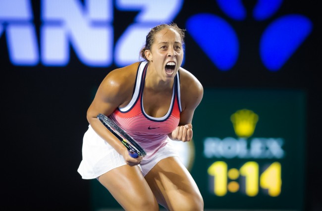 Iga Swiatek tyrmäsi Rybakinan WTA-finaaleissa, Madison Keys putosi jatkosta