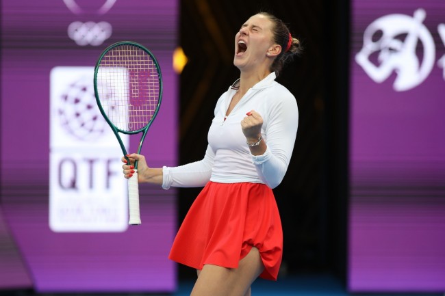 Ukrainalaispelaaja Marta Kostyk kieltäytyy tervehtimästä Sabalenkaa Brisbanen finaalissa: "Tuhansia on ilman valoa ja lämmintä vettä"