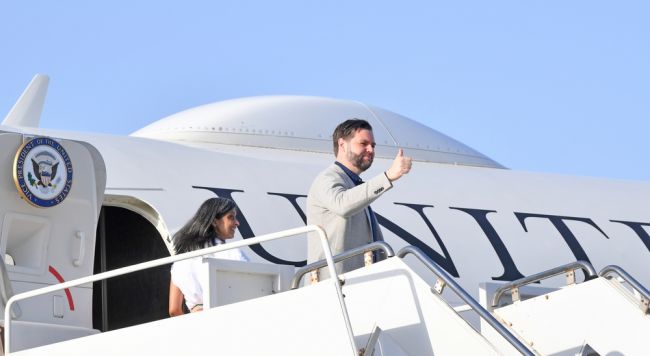 JD Vance korostaa puuttumattomuutta Intian ja Pakistanin välisten jännitteiden keskellä