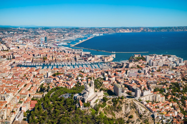 Äärioikeisto haastaa Marseillen pormestarin tiukassa vaalitaistelussa