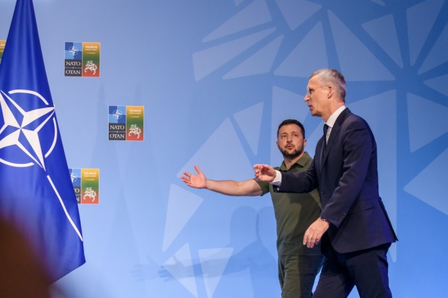 Zelensky luopuu Nato-tavoitteista sodan lopettamiseksi