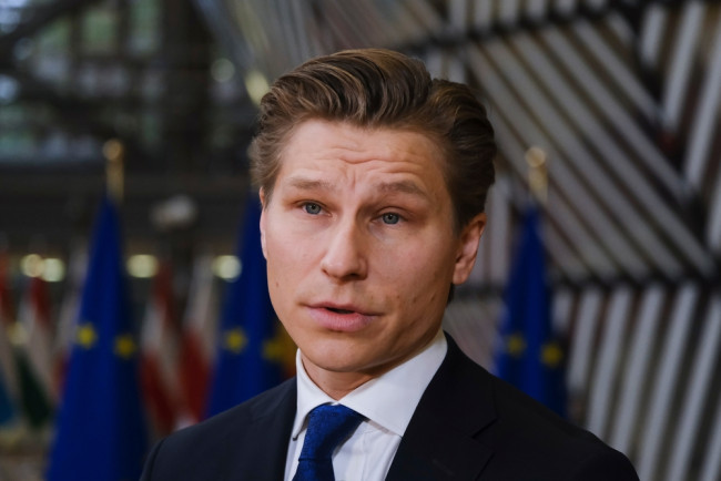 Suomi harkitsee ydinasekiellon poistamista