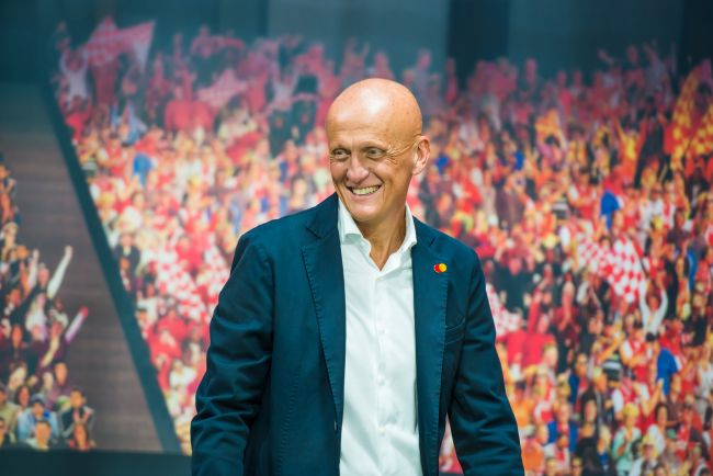 Pierluigi Collina selittää erotuomarin päätöksiä Argentiina–Egypti-ottelussa: Salahia ei rikottu, kyseessä oli ”normaali jalkapallokontakti”