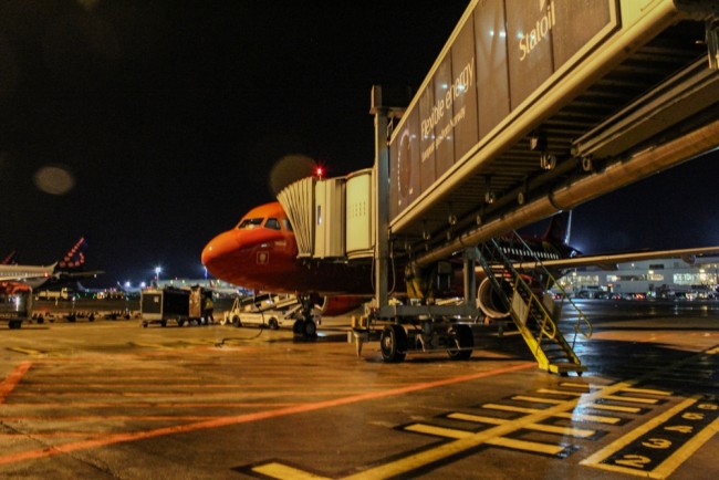 Brysselin lentoasema suljettu lennokkihavainnon jälkeen