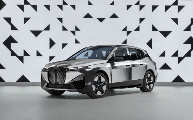 BMW toimittaa uusia "brändin muotoiluun sopivia" haloautoja