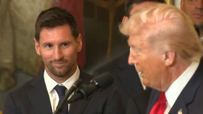 Leo Messi vierailee Donald Trumpin luona Valkoisessa talossa: hänen ilmeensä, kun hän mainitsee Ronaldon
