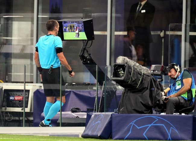 Naamioitunut fani sabotoi VAR:n toimintaa 2. Bundesliigan ottelussa irrottamalla monitorin ennen rangaistuspotkun tarkistamista