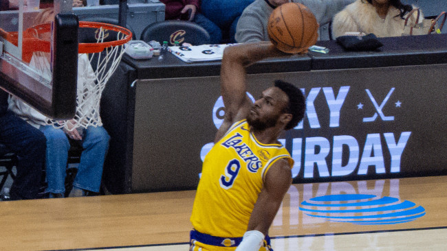 LeBron James "ei pidä itsestäänselvyytenä" pelaamista poikansa kanssa, kun he lähestyvät toista ensimmäistä NBA-historiaa