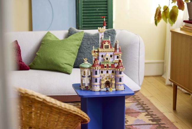 Lego ja Disney yhdistävät voimansa jälleen kerran Kaunotar ja hirviö -linnan rakennussarjalla