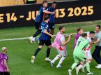 Marcos Acuña jahtaa Dumfriesia Inter 2-0 River Platen lopussa verkossa pilkatussa nolossa kohtauksessa