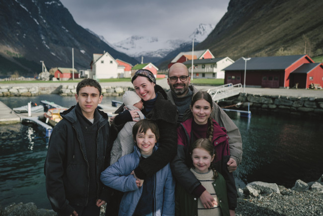 Fjord voittaa Cowardin, La Bola Negra Cannesin vuoden 2026 Kultaisen palmun voittajaksi