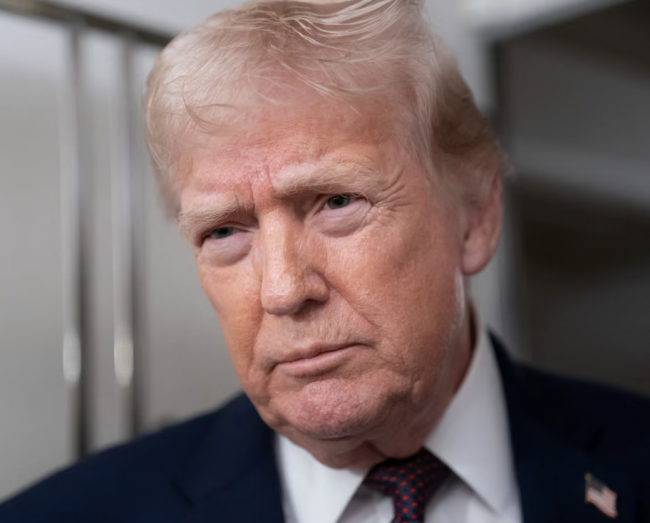 Trump uhkaa 25 prosentin tullimaksulla Iranin kanssa kauppaa käyviä maita