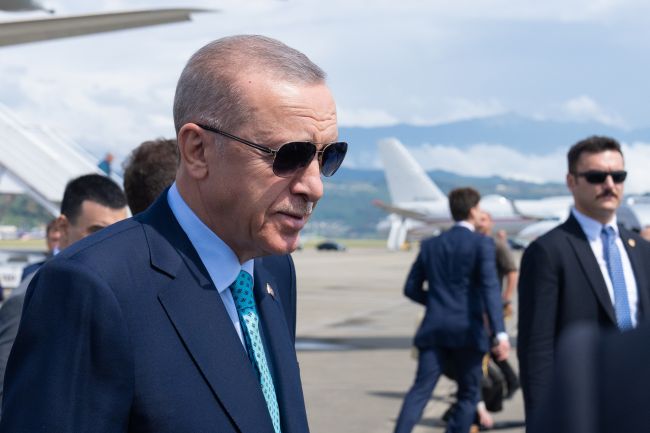Turkki on lähteiden mukaan valmis lähettämään joukkoja Ukrainaan tarvittaessa