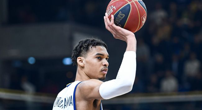Wembanyaman virhe antaa Knicksille 2-0-johdon NBA-finaaleissa: 