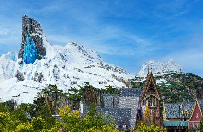 Pariisin Disneyland paljastaa Frozenin toistaiseksi suurimman laajennuksen avajaispäivän