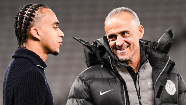 Ethan Mbappé tekee ensimmäisen Ligue 1 -maalinsa entistä seuraansa PSG:tä vastaan veli Kylian Mbappén ollessa paikalla