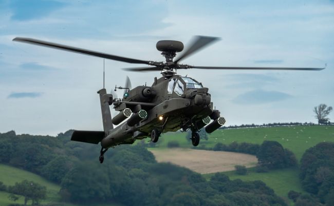 Trump sanoo, että Yhdysvaltojen ”on reagoitava” Iranin ampumaan Apache-helikopteriin