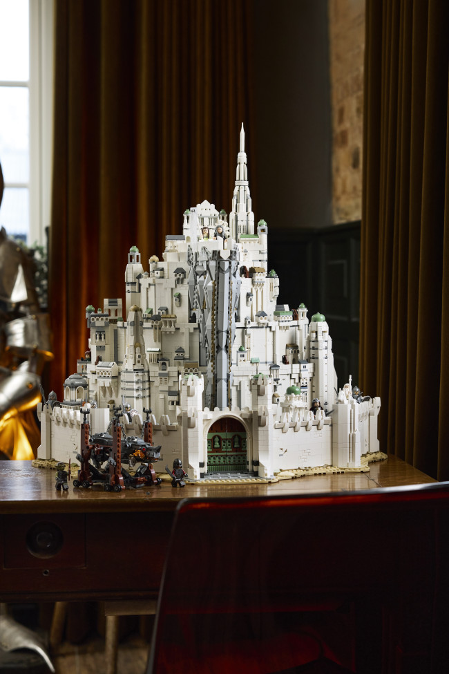 Lego paljastaa virallisesti valtavan The Lord of the Rings: Minas Tirith -setin, joka on yksi suurimmista Lego -seteistä koskaan