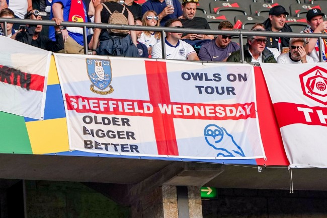 Historiallinen englantilaisseura Sheffield Wednesday hakeutuu konkurssiin ja saa 12 pistettä vähennystä