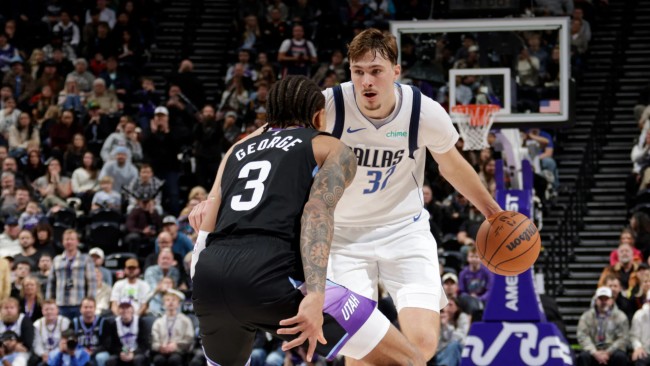 Cooper Flaggista tuli nuorin NBA-pelaaja, joka teki pisteet +40, mutta Dallas Mavericks on edelleen kirottu...