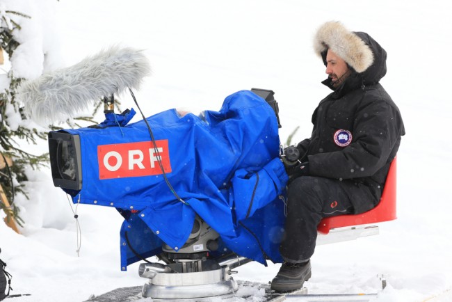 Euroviisujen isäntä sanoo, ettei se vaienna buuauksia Israelin esityksen aikana: "Emme kaunistele"