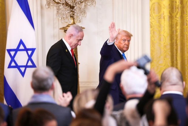 Trump tarjoaa 5000 dollaria Gazan kaistalta lähteville gazalaisille