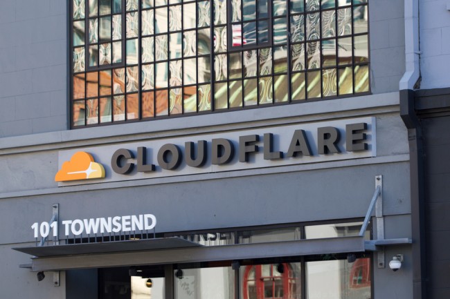 Cloudflare-ongelmien vuoksi useita verkkosivustoja offline-tilassa