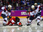 Team USA:n j&auml;&auml;kiekkomaajoukkueen kapteeni Hilary Knight leimaa Trumpin vitsi&auml; mauttomaksi ja puolustaa miesten joukkuetta