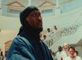 Mahershala Ali esittelee ” Blade ” -elokuvasta tuttuja miekkailutaitojaan elokuvassa Your Mother Your Mother Your Mother