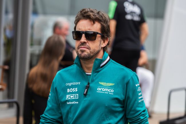Fernando Alonso vihjaa jäävänsä eläkkeelle: Aston Martinin suorituskykyyn vuonna 2026 käänteisesti sidottuna