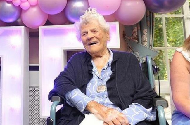 Ethel Caterhamista, 115, tulee maailman vanhin elossa oleva ihminen