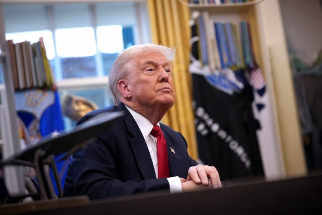 Trump: Nato olisi "paljon pelottavampi ja tehokkaampi", jos Yhdysvallat hallitsisi Grönlantia