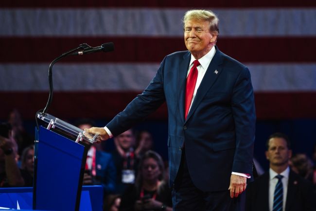 Trump on valmis pommittamaan Irania uudelleen ydinasehuolien vuoksi