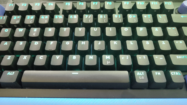 Logitech G512 X 75 on erikoinen sekoitus erikoistuneita näppäimistöjä