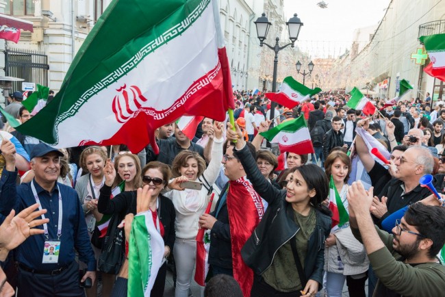 Donald Trump saa tahtonsa läpi epäonnistuneessa Iranin boikotissa MM-kisojen arvonnassa Washington DC:ssä