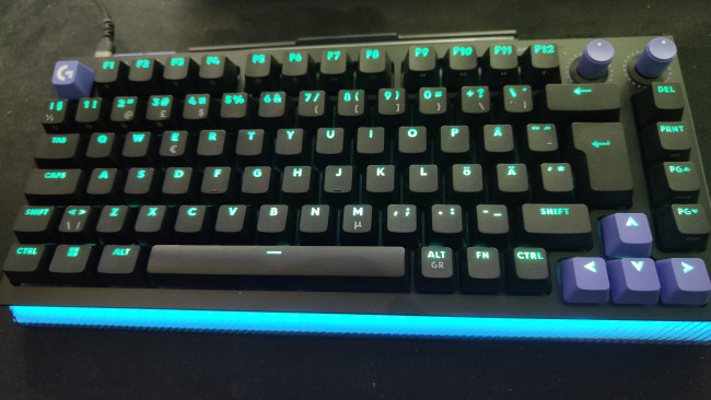 Logitech G512 X 75 on erikoinen sekoitus erikoistuneita näppäimistöjä