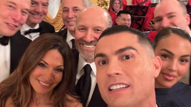 Miksi Cristiano Ronaldo meni Valkoiseen taloon ja poseerasi Elon Muskin rinnalla?