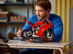 Lego ja Ducati lyöttäytyvät yhteen Pangiale V4 S -rakennussarjan voimin