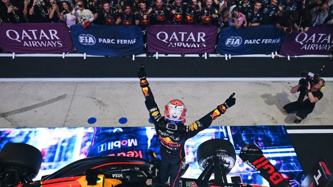 Max Verstappen voittaa Qatarin Grand Prix'n ja puolittaa etäisyyden Norrisiin: vain 12 pistettä!