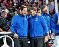 media/38/rogerfederershares_4393823t.jpg