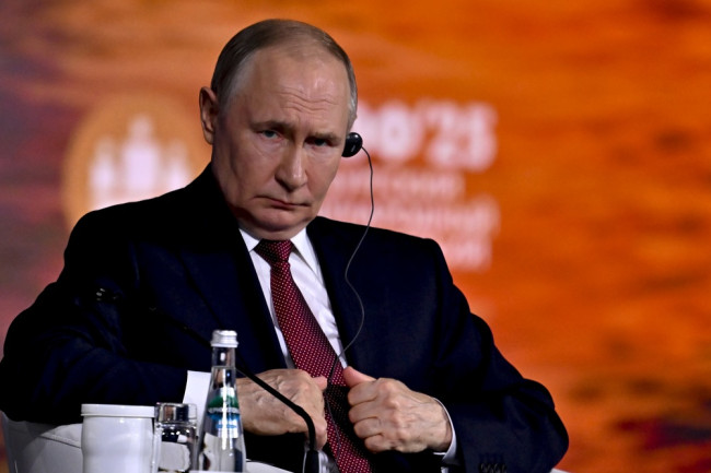 Putin pyytää oligarkkeja rahoittamaan Venäjän puolustusbudjettia