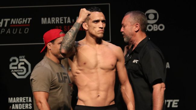 Charles Oliveira kumoaa huhut, joiden mukaan uusintaottelu Max Hollowayn kanssa tapahtuu UFC 324:ssä tammikuussa