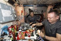 media/40/nasaastronautsreturn_4504013t.jpg