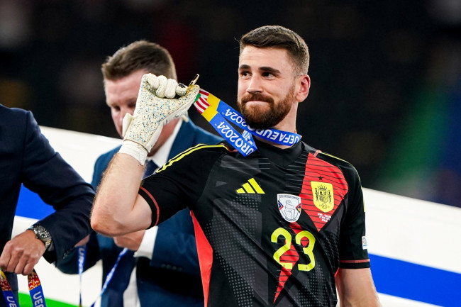 Unai Simón rikkoi uusia ennätyksiä maailmancupin historian luotettavimpana maalivahtina Espanjan voitettua Portugalin 1–0