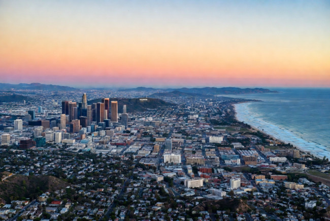 Los Angeles asentaa jokiinsa roskaesteitä suojellakseen merta