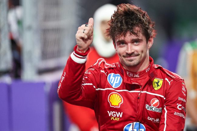 Charles Leclerc voitti myrskyisän Ison-Britannian Grand Prix -kilpailun, kun taas Antonelli jäi jälleen ilman pisteitä