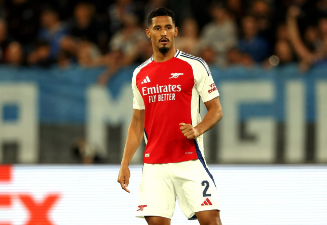 Arsenalin William Saliba joutuu olemaan sivussa ”pitkään” selkävaivan vuoksi