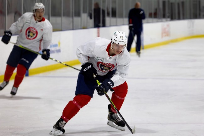 NHL-kausi alkaa Panthersin, Penguinsin ja Avalanchen napatessa ensimmäiset voitot